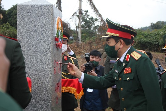 Giao lưu hữu nghị Quốc phòng biên giới Việt Nam - Lào lần thứ nhất ảnh 3