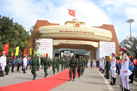 Giao lưu hữu nghị Quốc phòng biên giới Việt Nam - Lào lần thứ nhất, ngày 12-12