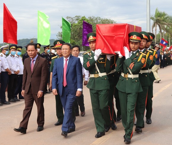 Quảng Trị: Đón nhận 12 hài cốt liệt sĩ hy sinh tại Lào  ảnh 1
