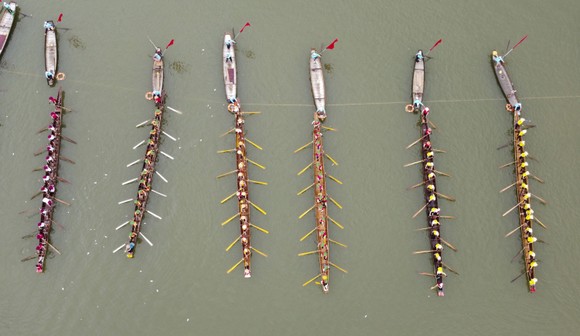 Lễ hội đua thuyền mừng Tết Độc lập ở quê hương Đại tướng Võ Nguyên Giáp ảnh 11