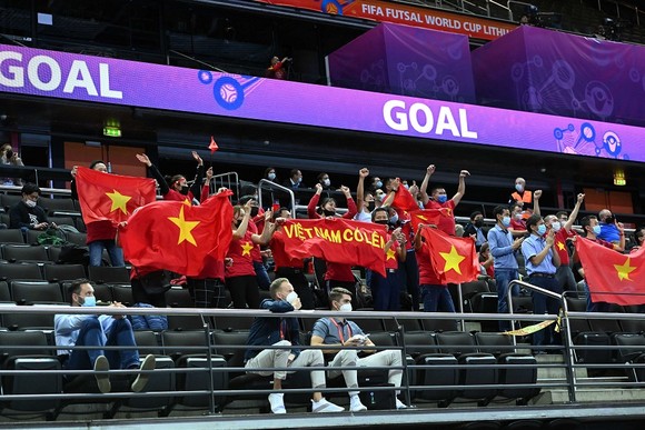 FIFA: Tuyển futsal Việt Nam hạnh phúc với 1 điểm ảnh 2