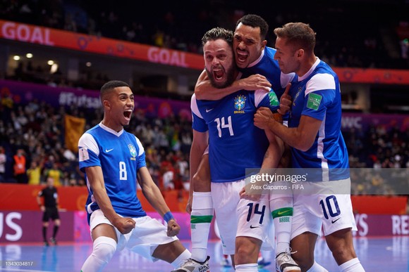 Bán kết Futsal World Cup 2021: Brazil có trả giúp sân lớn ‘món nợ’ trước Argentina? ảnh 1