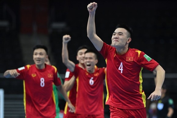 Thành công của đội tuyển Việt Nam tại Futsal World Cup 2021 đã tăng thêm tính cạnh tranh cho cuộc đua đến danh hiệu Quả bóng Vàng futsal Việt Nam 2021. Ảnh: ANH TRẦN