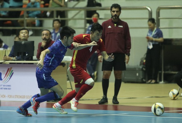 ‘Hụt’ vàng SEA Games 31, HLV futsal Việt Nam chỉ ra điều thiếu thốn so với Thái Lan ảnh 1