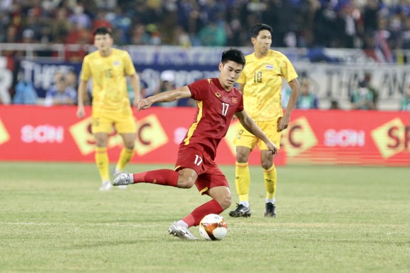 Sau SEA Games 31, 2 nền bóng đá trẻ Việt Nam và Thái Lan đụng độ ở vòng loại U17 châu Á 2023  và vòng chung kết U23 châu Á 2022. ẢNH: DŨNG PHƯƠNG