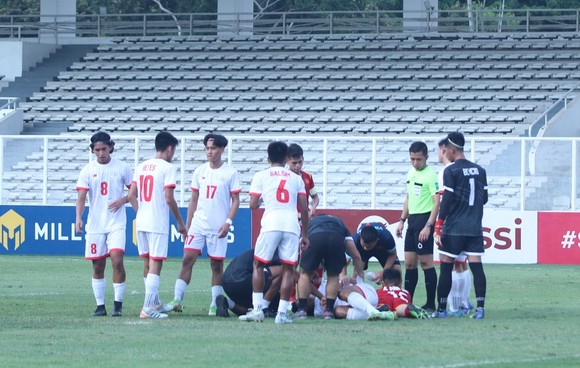 Tuyển thủ U19 Việt Nam khâu 5 mũi sau chiến thắng đầu tiên ảnh 1