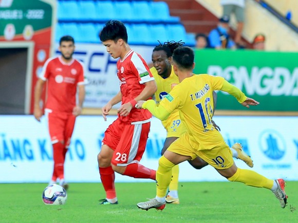 Nam Định có chiến thắng đầu tiên ở V-League 2022. ẢNH: MINH HOÀNG