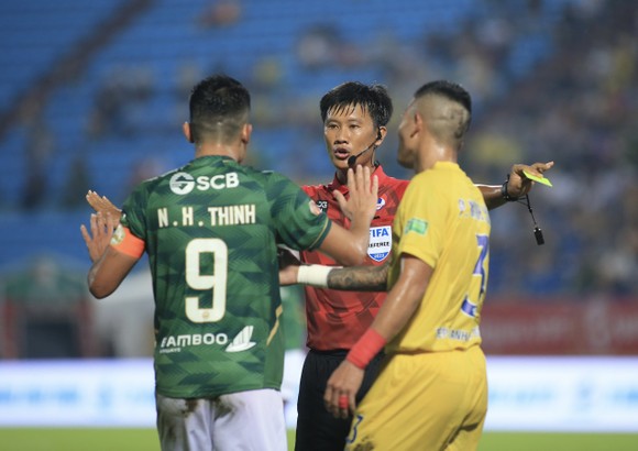Nam Định đánh bại CLB TPHCM ở ‘trận cầu 6 điểm’ ảnh 2