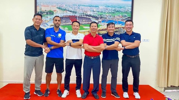 Sự khắc nghiệt của V-League buộc Nam Định chia tay công thần ảnh 1
