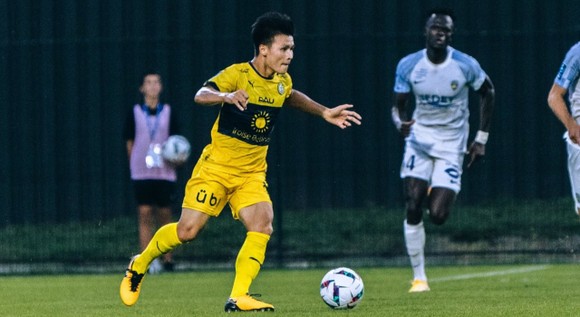 Quang Hải lần đầu tiên không được ra sân thi đấu ở Ligue 2.