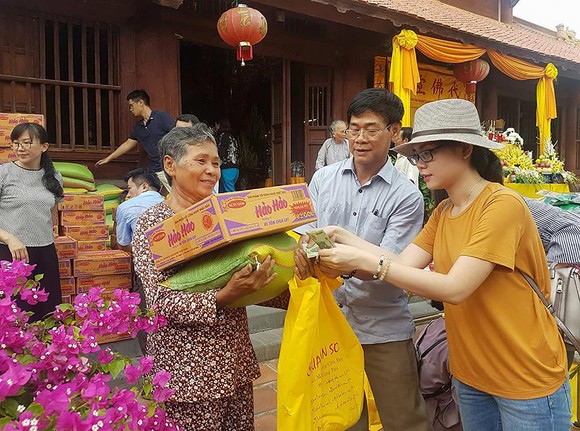 Một hoạt động từ thiện nhân lễ Vu lan ở huyện Côn Đảo, tỉnh Bà Rịa - Vũng Tàu