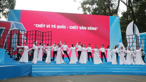Học sinh, sinh viên TPHCM luôn nuôi dưỡng đam mê, khát vọng ảnh 2