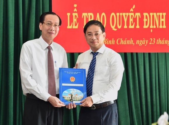 Phê chuẩn kết quả bầu Chủ tịch UBND huyện Bình Chánh với đồng chí Đào Gia Vượng ảnh 1