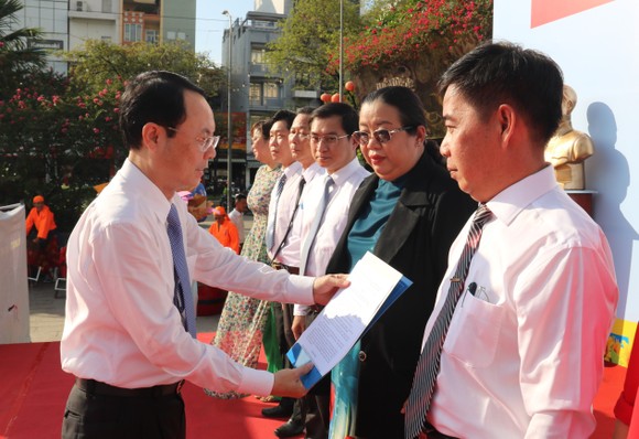 Tập trung hỗ trợ tối đa người dân chuyển đổi giấy tờ khi sáp nhập phường ảnh 3