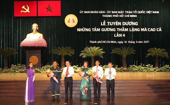 TPHCM tuyên dương 129 tấm gương thầm lặng mà cao cả ảnh 2