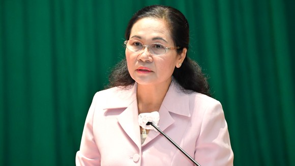Chủ tịch nước Nguyễn Xuân Phúc: Sớm có tuyến cao tốc xuyên biên giới, giúp huyện Hóc Môn và Củ Chi đột phá phát triển ảnh 4