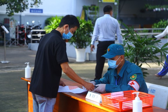 Chủ tịch Ủy ban Bầu cử TPHCM Nguyễn Thị Lệ: 99,38% cử tri đi bỏ phiếu, bầu cử an toàn và thành công ảnh 3