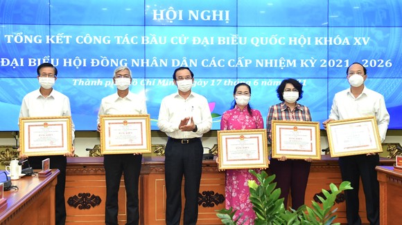 Chủ tịch HĐND TPHCM Nguyễn Thị Lệ: Đại biểu cần khẩn trương triển khai chương trình hành động đã hứa trước cử tri ảnh 1