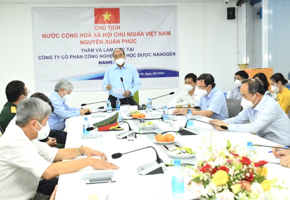 Chủ tịch nước Nguyễn Xuân Phúc: 'Vaccine phòng Covid-19 của Việt Nam không chỉ phục vụ Việt Nam mà còn vươn ra toàn cầu' ảnh 2