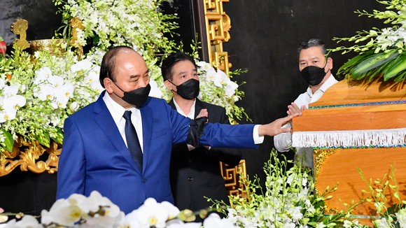 Lễ viếng Phó Chủ tịch Thường trực UBND TPHCM Lê Hòa Bình ảnh 6