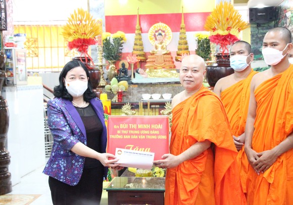 Trưởng ban Dân vận Trung ương chúc mừng Tết Chôl Chnăm Thmây tại TPHCM ảnh 5