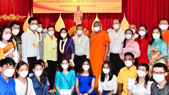Trưởng ban Dân vận Trung ương chúc mừng Tết Chôl Chnăm Thmây tại TPHCM ảnh 1