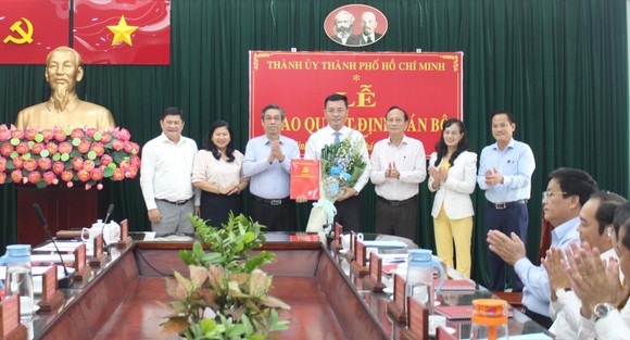 Ông Võ Đức Thanh được bầu làm Chủ tịch UBND huyện Bình Chánh ảnh 2