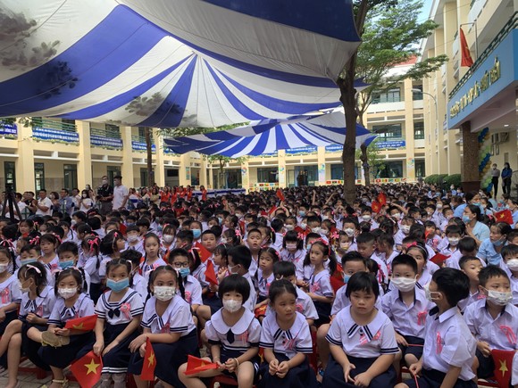1,7 triệu học sinh TPHCM dự khai giảng năm học mới ảnh 13