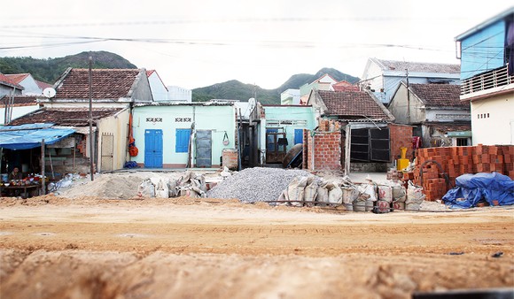 Kè biển 99 tỷ đồng 'lên dây cót' trước mùa mưa bão ảnh 23