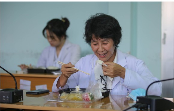Cận cảnh nơi giành giật sự sống với 'tử thần Covid-19' ảnh 32