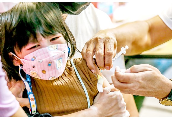 Tiêm vaccine Covid-19 cho trẻ từ 5-11 tuổi: Chú trọng an toàn, hiệu quả ảnh 14