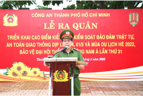 Công an TPHCM ra quân đảm bảo giao thông dịp nghỉ lễ và SEA Games 31 ảnh 12