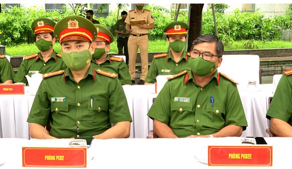Công an TPHCM ra quân đảm bảo giao thông dịp nghỉ lễ và SEA Games 31 ảnh 7