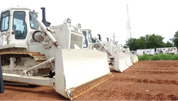 Dàn xe 'khủng' của Đội công binh số 1 Việt Nam lăn bánh tại phái bộ UNISFA ảnh 10