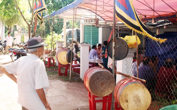 "Hiệp sĩ" bị đâm tử vong khi "săn" cướp: Quặn thắt cảnh tiễn đưa “hiệp sĩ” đất võ tại quê nhà ảnh 6