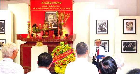 Dâng hương tưởng niệm 110 năm Ngày sinh Luật sư Nguyễn Hữu Thọ ảnh 1