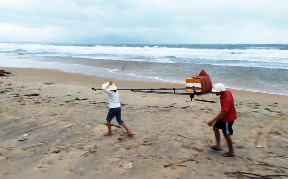 Bão số 12 chưa đổ bộ, vùng ven biển mưa gió đã gào rú ảnh 3