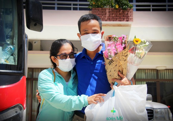 Đoàn y, bác sĩ Bình Định lên đường vào TPHCM, Bình Dương chống dịch ảnh 4