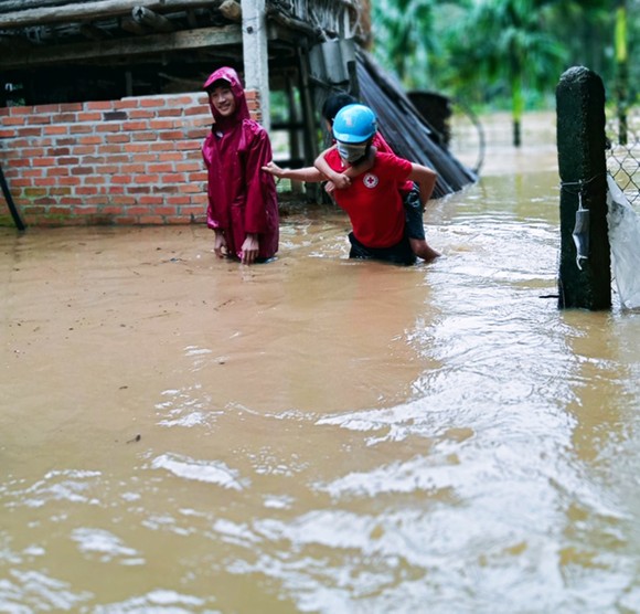 Xác minh danh tính người phụ nữ bị lũ cuốn trôi trên sông An Lão ảnh 2