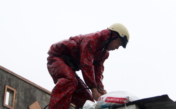 Bão số 9 giật cấp 17, sóng biển dâng cao uy hiếp bờ biển Bình Định, Phú Yên ảnh 4