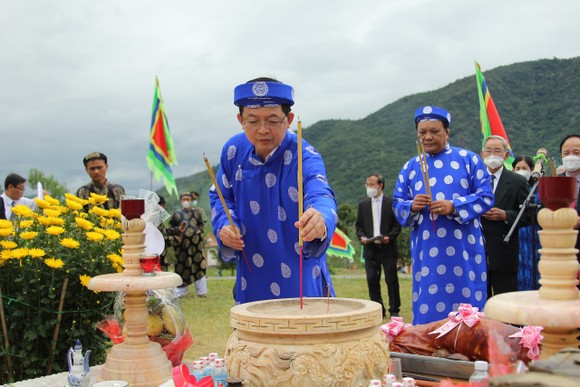 Hàng chục ngàn người dân đến Bảo tàng vua Quang Trung tri ân chiến thắng Ngọc Hồi - Đống Đa ảnh 4