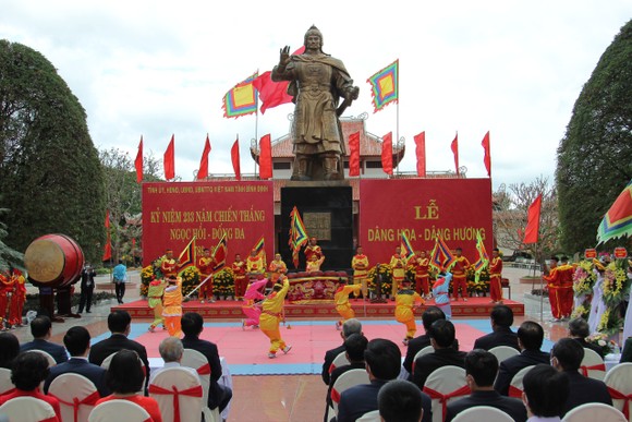 Hàng chục ngàn người dân đến Bảo tàng vua Quang Trung tri ân chiến thắng Ngọc Hồi - Đống Đa ảnh 2