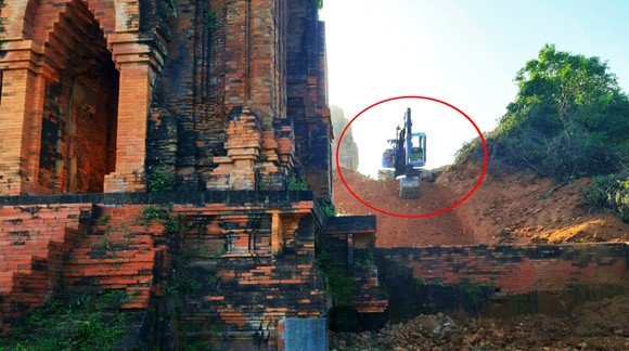 Bình Định: Tạm dừng thi công tôn tạo cụm tháp Bánh Ít ảnh 2