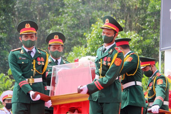 Bình Định tổ chức truy điệu 60 liệt sĩ hy sinh trong trận tập kích đồi Xuân Sơn ảnh 15