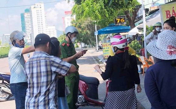Nghiêm trị đối tượng tấn công khách ở quán ăn trên đường Xuân Diệu, TP Quy Nhơn ảnh 1