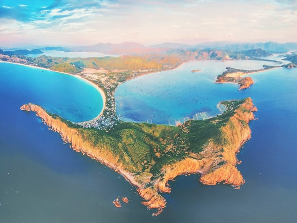 Đưa Phú Yên trở thành tỉnh mạnh về biển, giàu đẹp từ biển ảnh 2