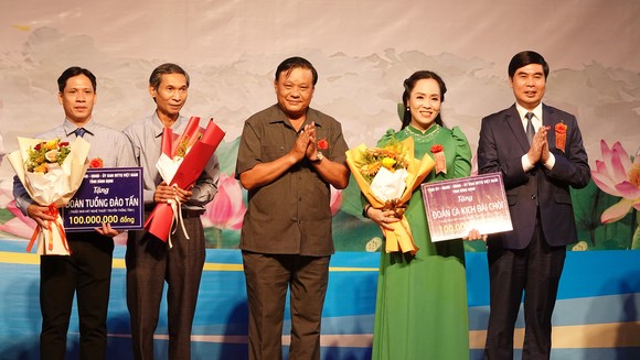 Bình Định: Kỷ niệm 70 năm thành lập Đoàn tuồng liên khu 5 ảnh 7