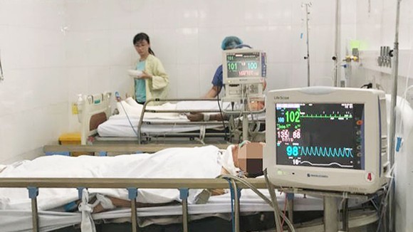 Vụ xe rước dâu gặp tai nạn tại Quảng Nam: 4 nạn nhân có dấu hiệu hồi phục  ảnh 1