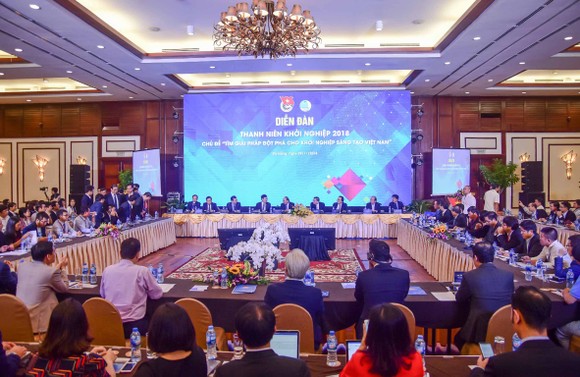 Thủ tướng Chính phủ Nguyễn Xuân Phúc tham dự Diễn đàn Thanh niên khởi nghiệp 2018 ảnh 1