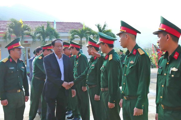 Lãnh đạo tỉnh Quảng Nam thăm chúc tết xã đảo Cù Lao Chàm ảnh 1